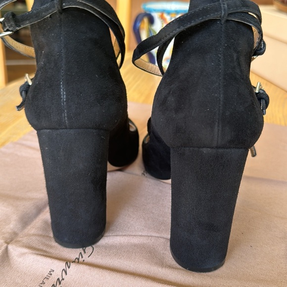 Designer black suede heels - Picture 6 of 8